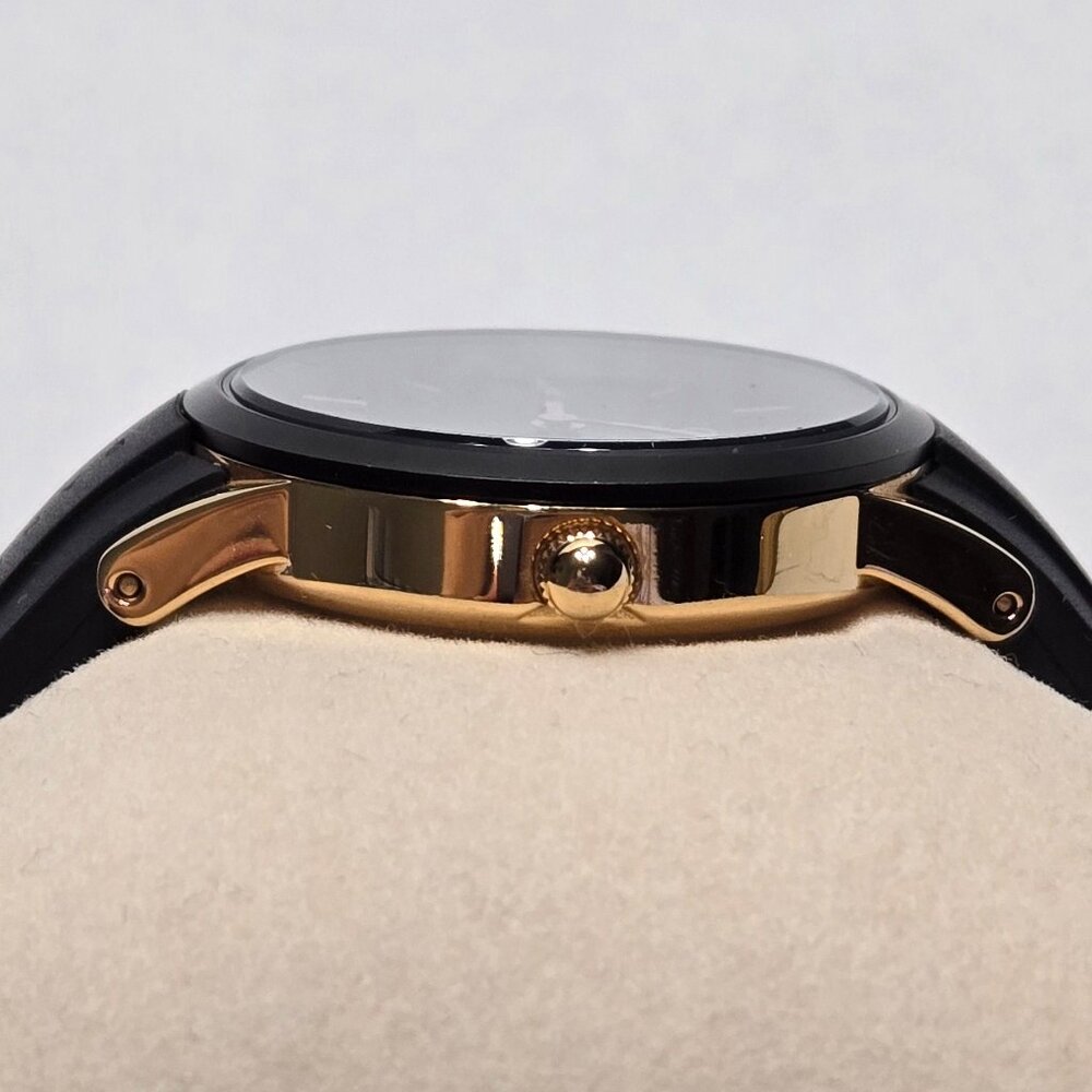 DANIEL WELLINGTON Iconic Motion 32 mm Watch Rose Gold Rubber Strap - Picture 14 of 16